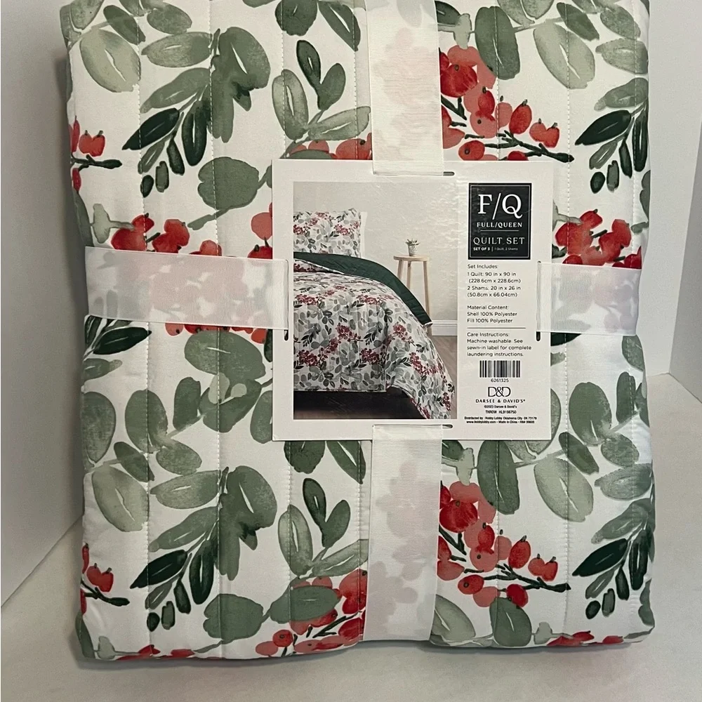 Elegant Green and Red Floral Quilt Set by - Picture 1 of 3